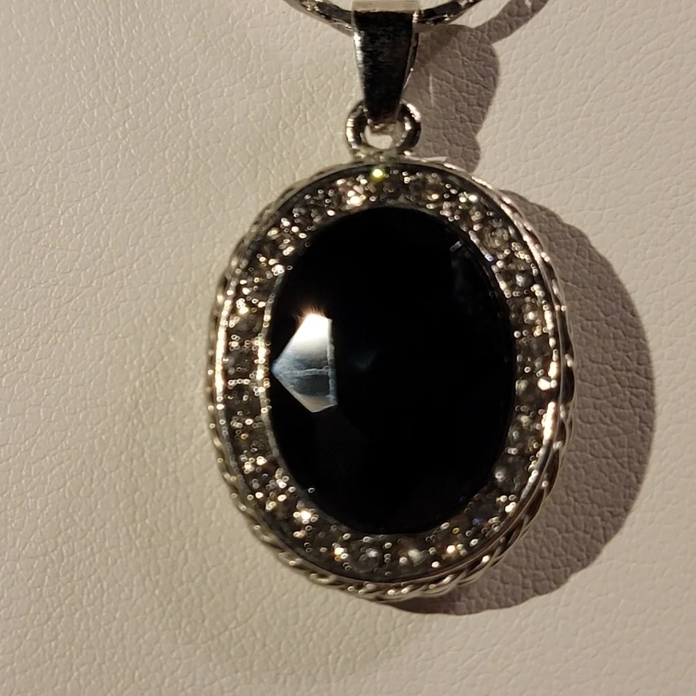 Silvertone Black Glass Stone with CZs Pendant Necklace and Pierced Earri… - Picture 8 of 9
